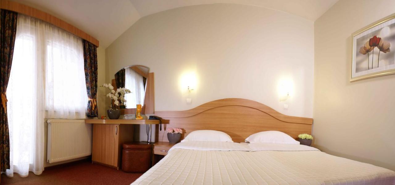 Villa Brussels 데바 외부 사진