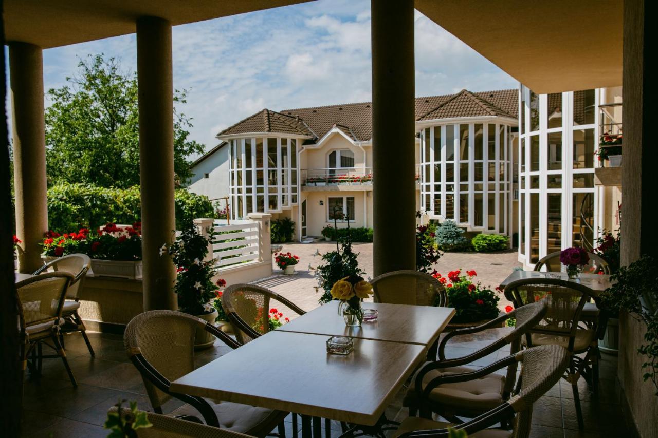 Villa Brussels 데바 외부 사진
