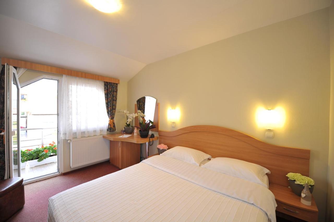 Villa Brussels 데바 외부 사진