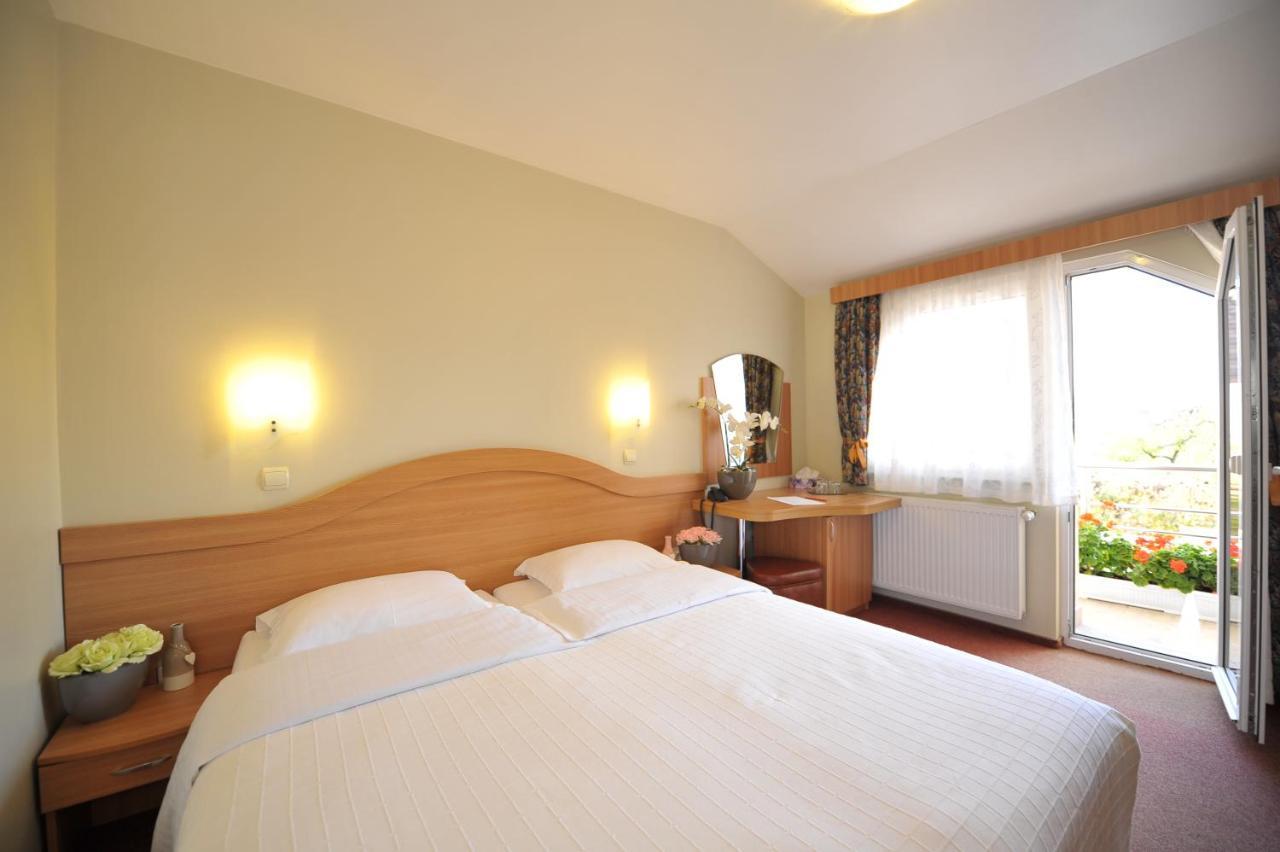Villa Brussels 데바 외부 사진