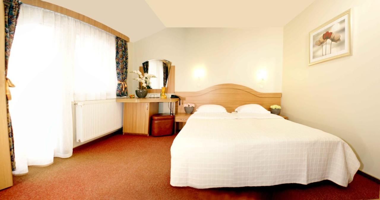 Villa Brussels 데바 외부 사진